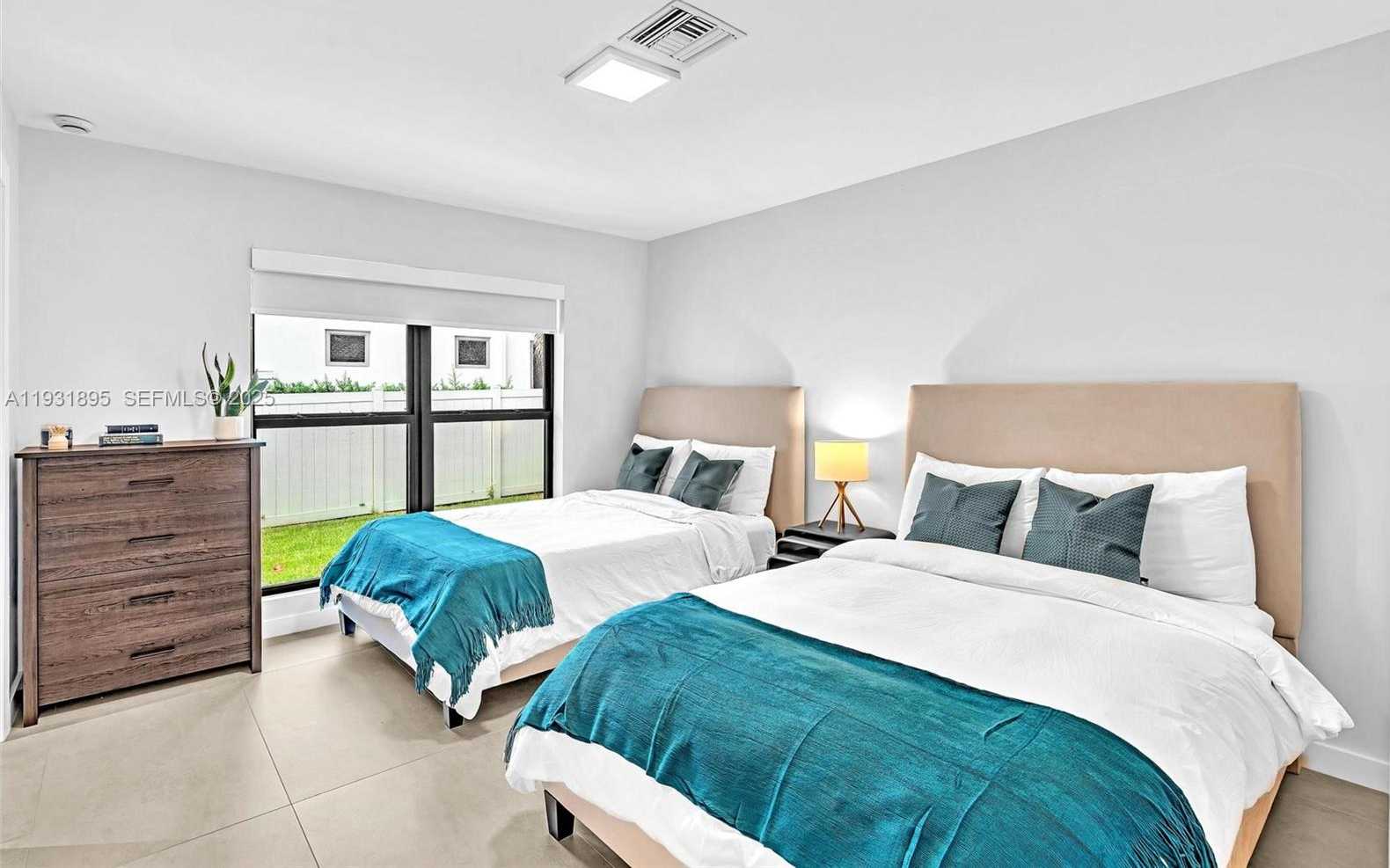 Small Image of 536 HIBISCUS DR, Hallandale Beach Number 38