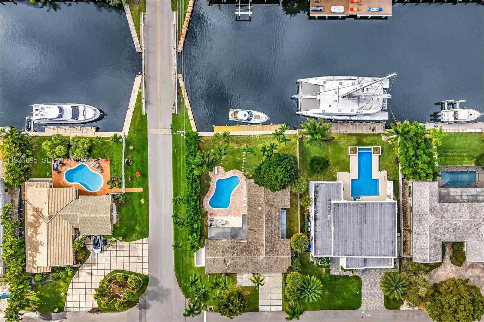 Small Image of 536 HIBISCUS DR, Hallandale Beach Number 40