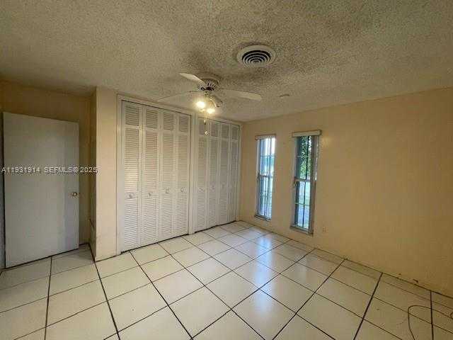 Small Image of Miami Number 18