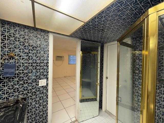 Small Image of Miami Number 20