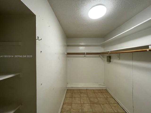 Small Image of Miami Number 24