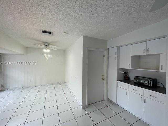 Small Image of Miami Number 8