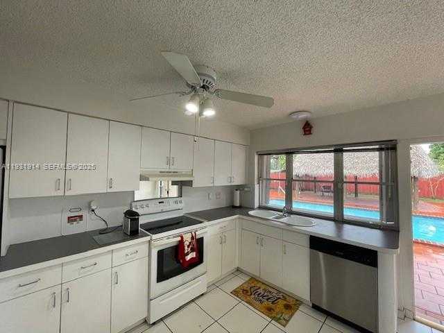 Small Image of Miami Number 9