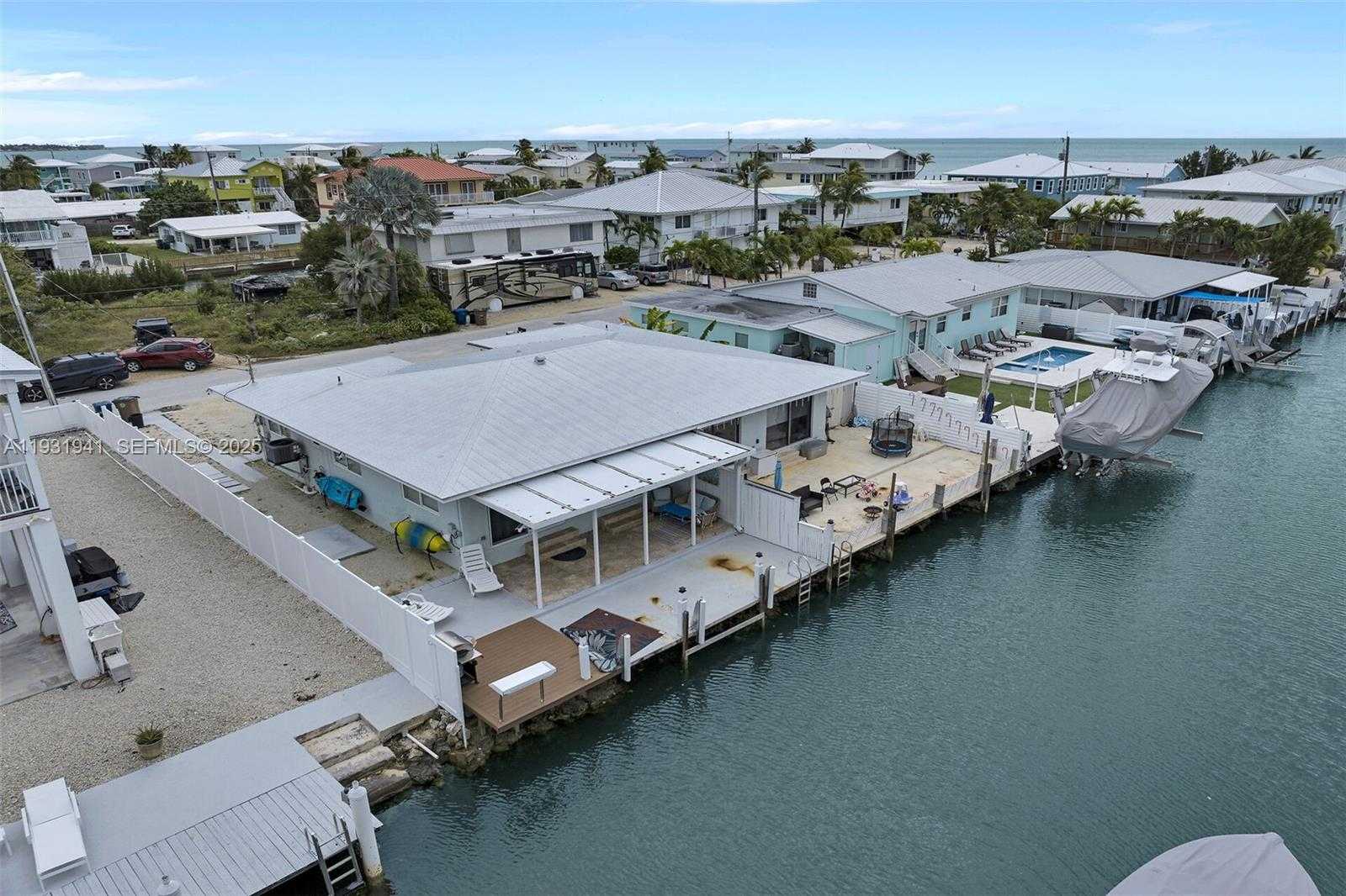 Small Image of 427 89TH STREET OCEAN, Marathon Number 3