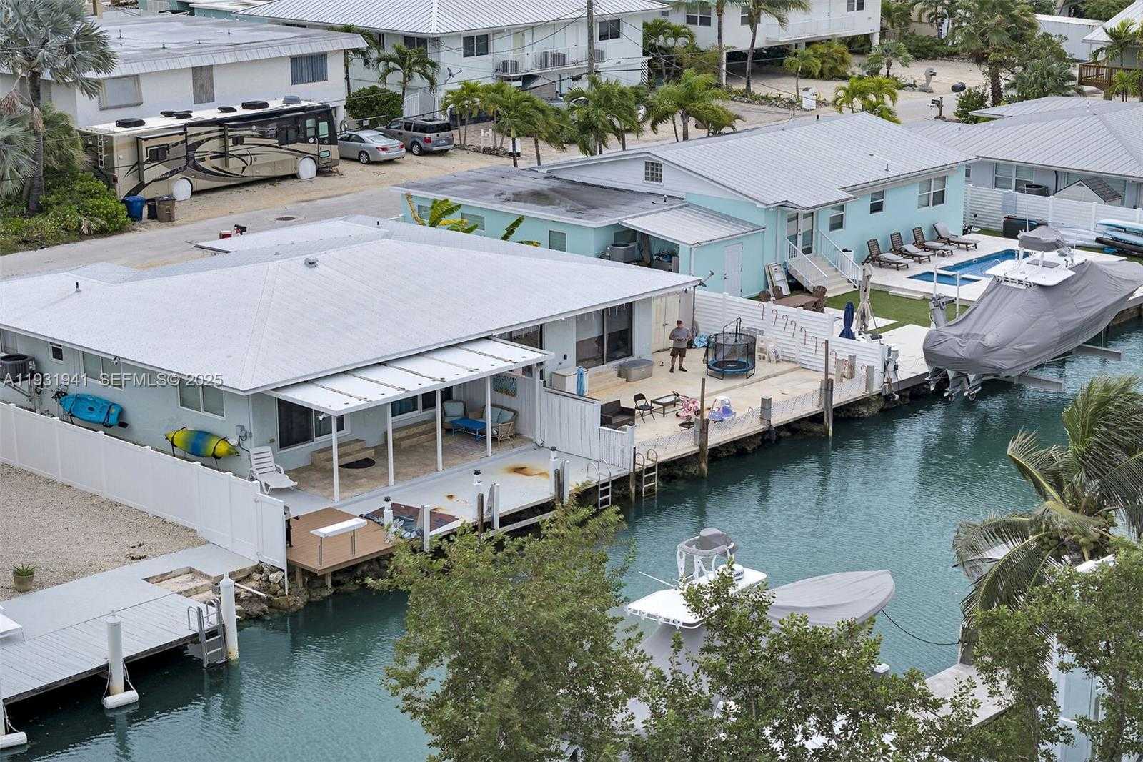 Small Image of 427 89TH STREET OCEAN, Marathon Number 30