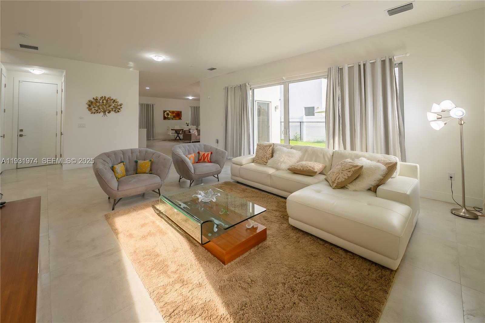 Small Image of 10126 NORTH WEST 76TH TER, Doral Number 15