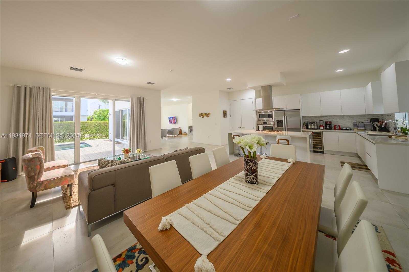 Small Image of 10126 NORTH WEST 76TH TER, Doral Number 16