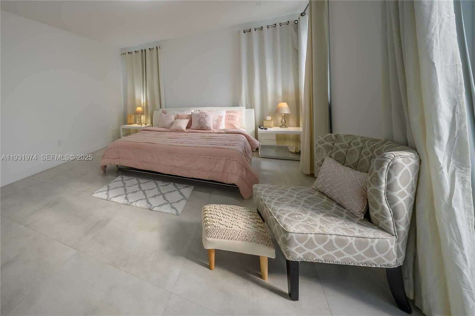 Small Image of 10126 NORTH WEST 76TH TER, Doral Number 17