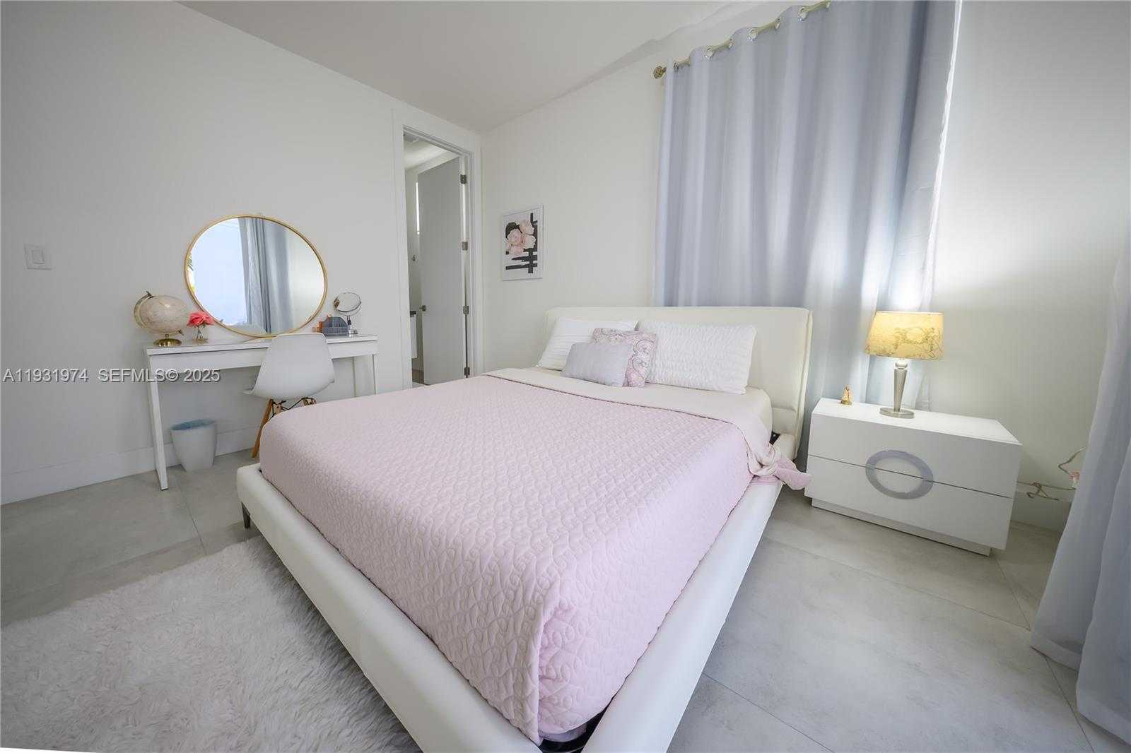 Small Image of 10126 NORTH WEST 76TH TER, Doral Number 22