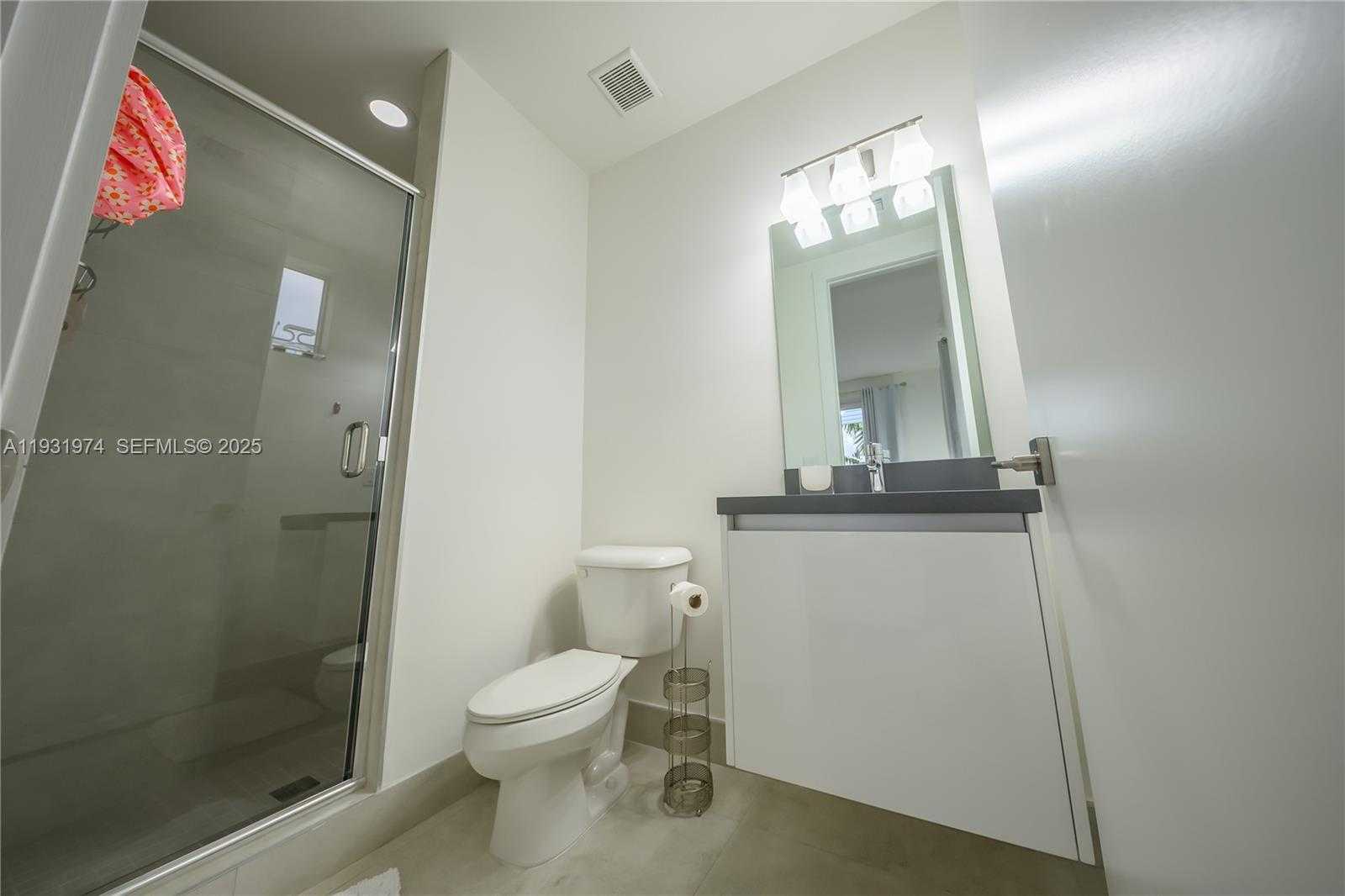 Small Image of 10126 NORTH WEST 76TH TER, Doral Number 24