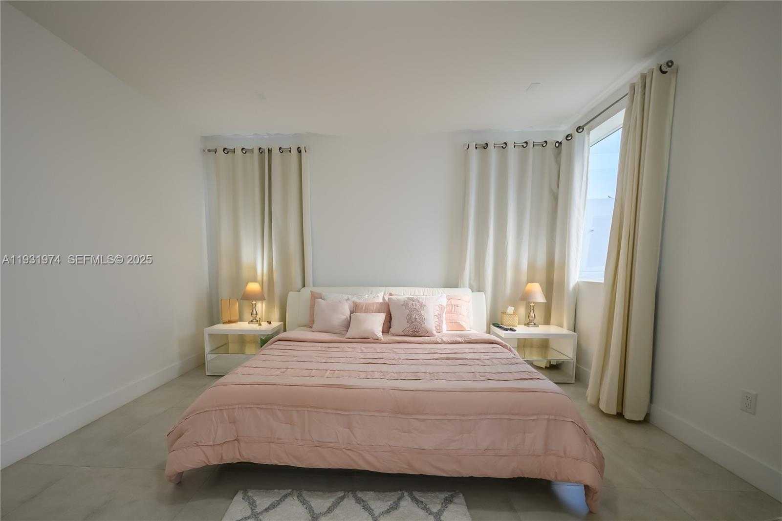 Small Image of 10126 NORTH WEST 76TH TER, Doral Number 31