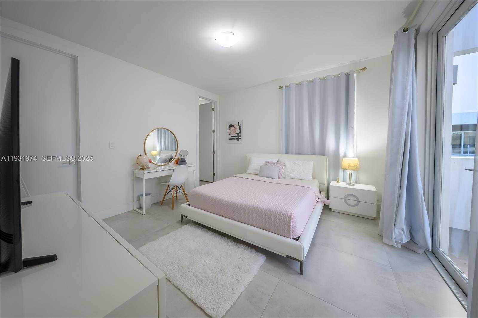 Small Image of 10126 NORTH WEST 76TH TER, Doral Number 39