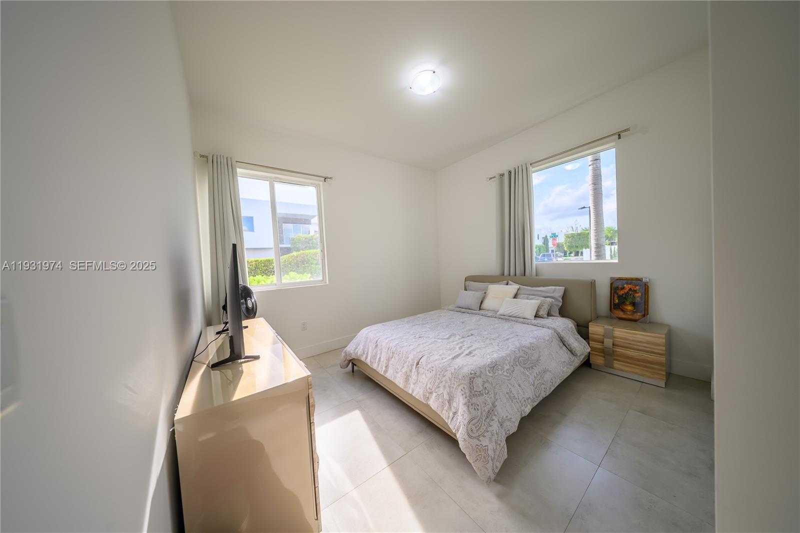 Small Image of 10126 NORTH WEST 76TH TER, Doral Number 42