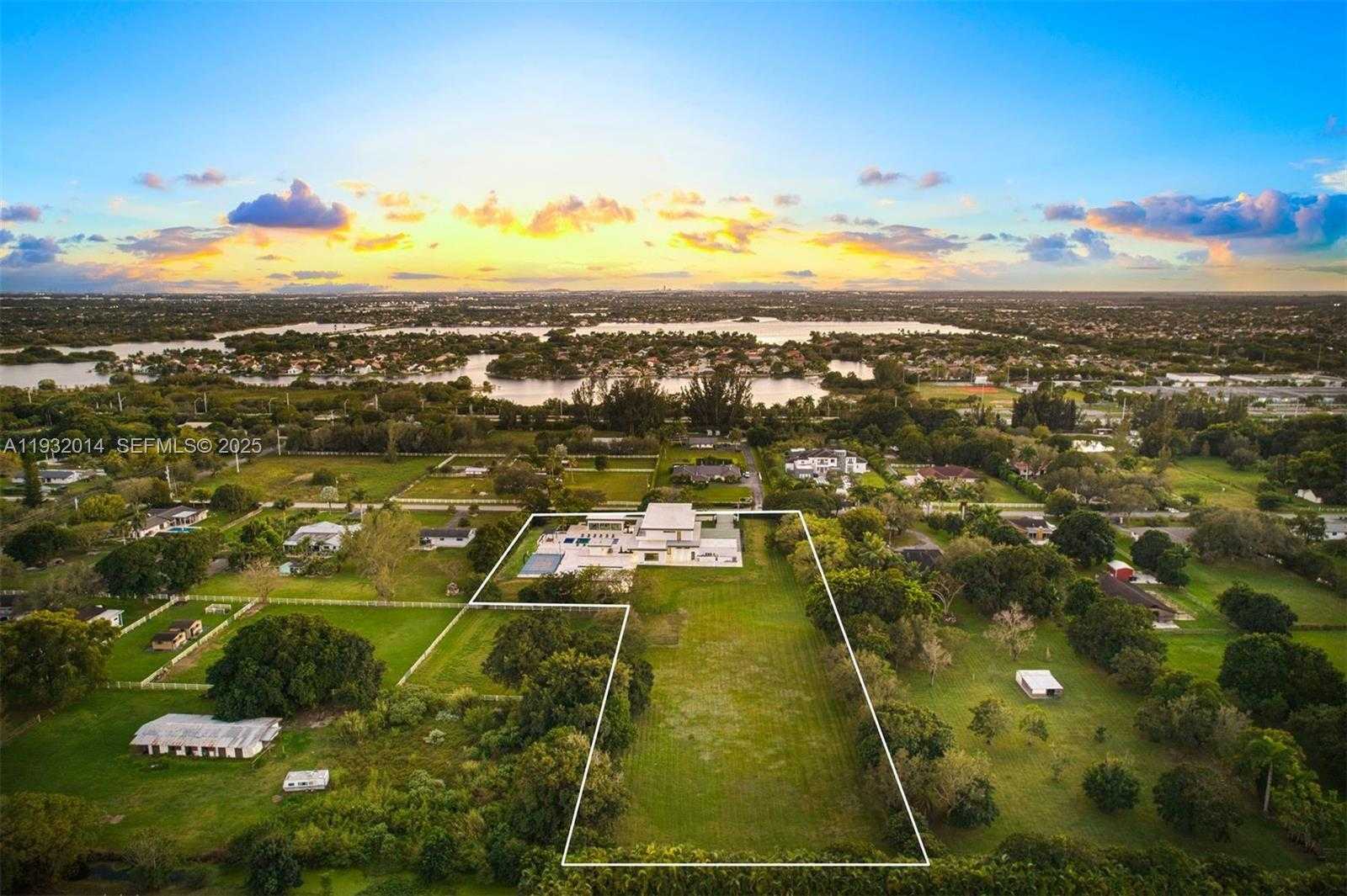 Small Image of 17841 SOUTH WEST 70TH PL, Southwest Ranches Number 7