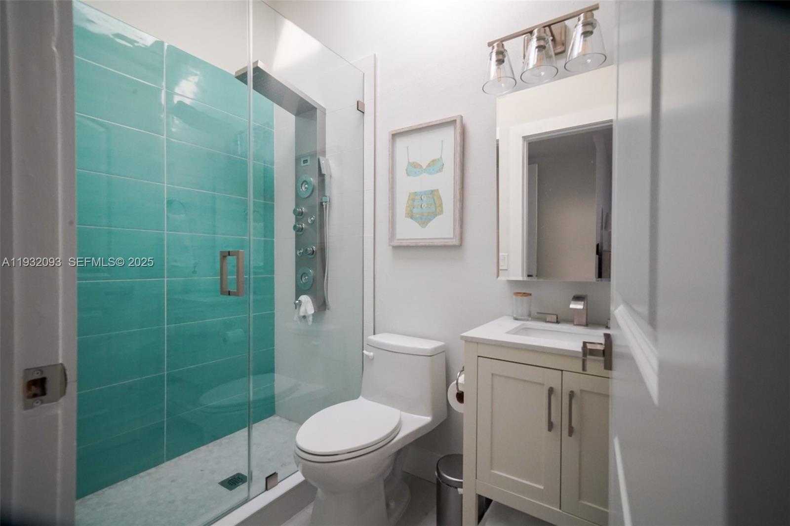 Small Image of 121 LISBON CT, Islamorada Number 20