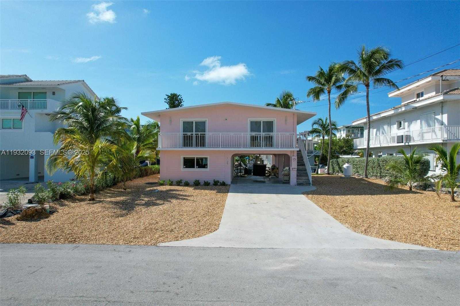 Small Image of 121 LISBON CT, Islamorada Number 3