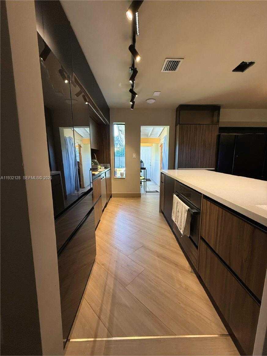 Small Image of 108 NORTH WEST 111TH ST, Miami Shores Number 11