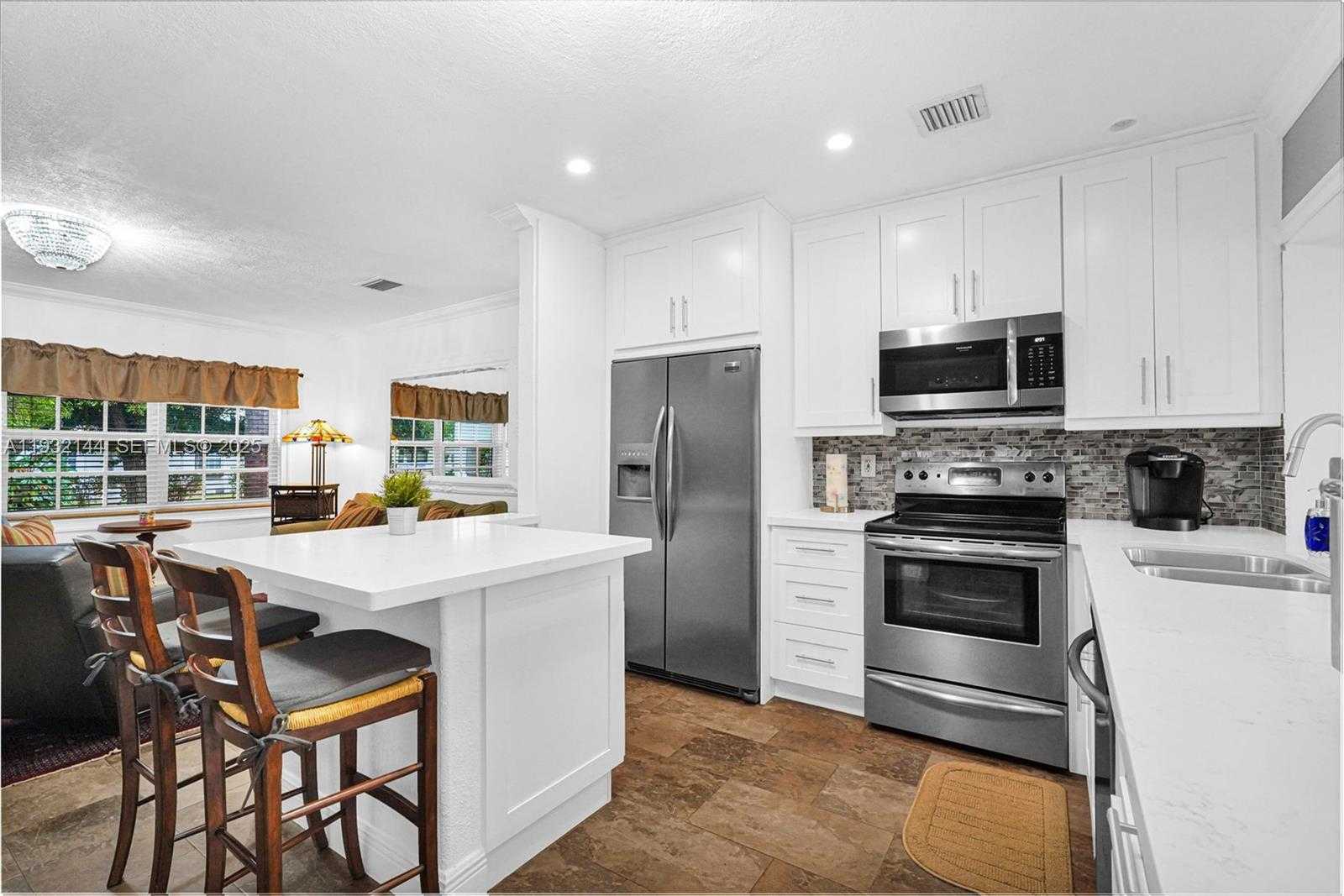 Small Image of 6266 SOUTH WEST 42ND ST, South Miami Number 12