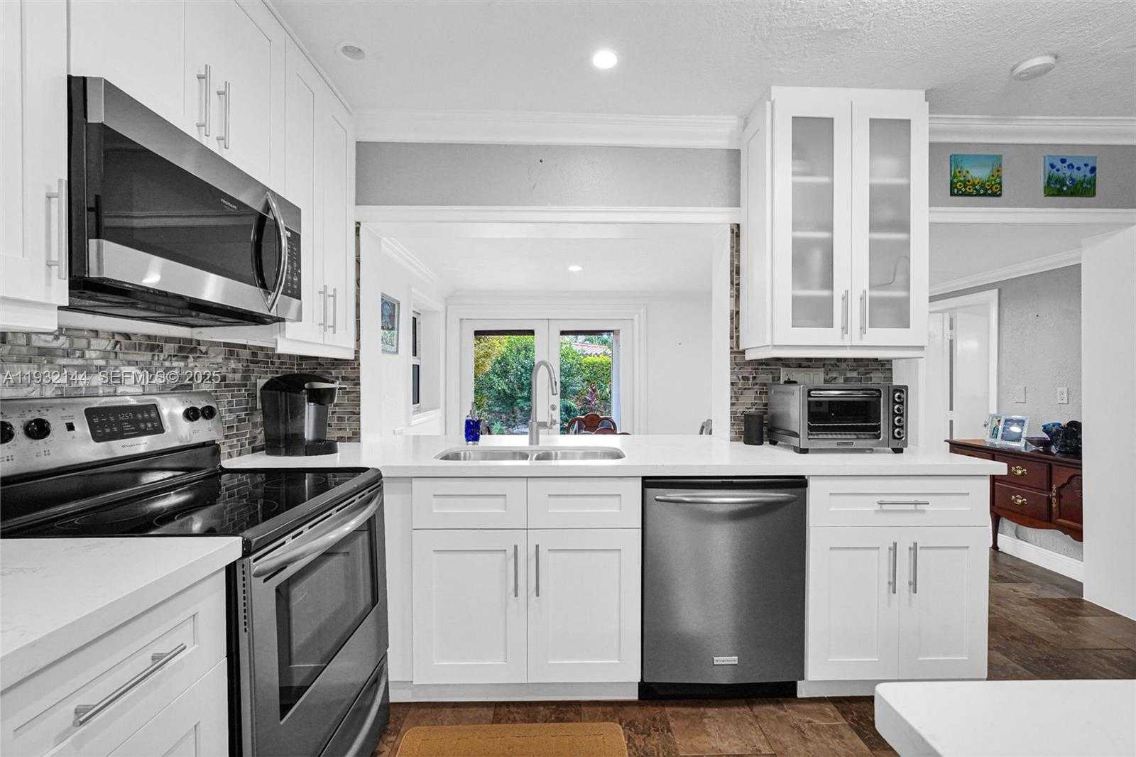 Small Image of 6266 SOUTH WEST 42ND ST, South Miami Number 15