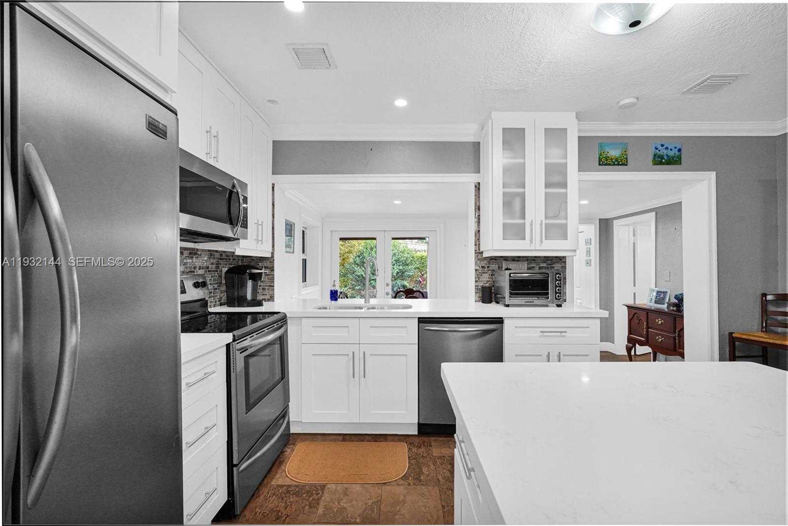 Small Image of 6266 SOUTH WEST 42ND ST, South Miami Number 16