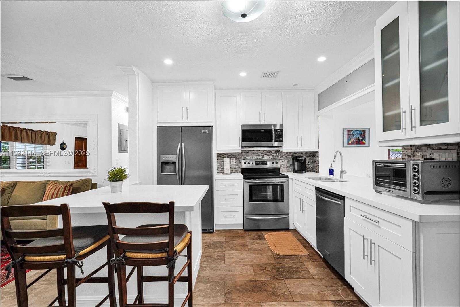 Small Image of 6266 SOUTH WEST 42ND ST, South Miami Number 20