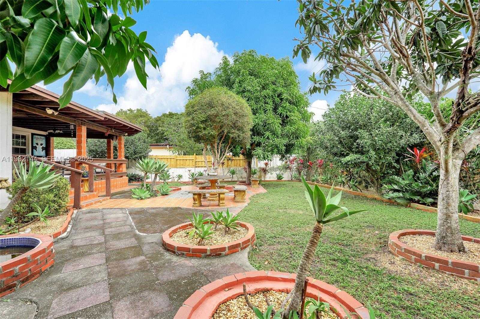 Small Image of 6266 SOUTH WEST 42ND ST, South Miami Number 57