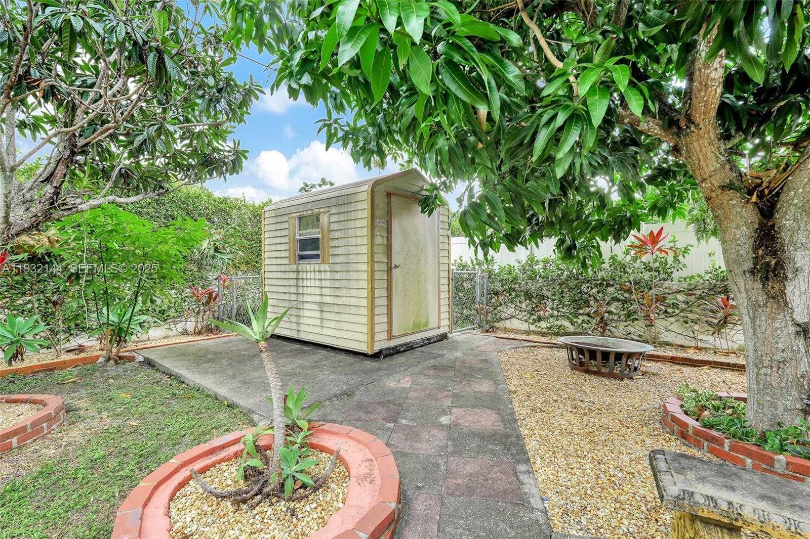 Small Image of 6266 SOUTH WEST 42ND ST, South Miami Number 59