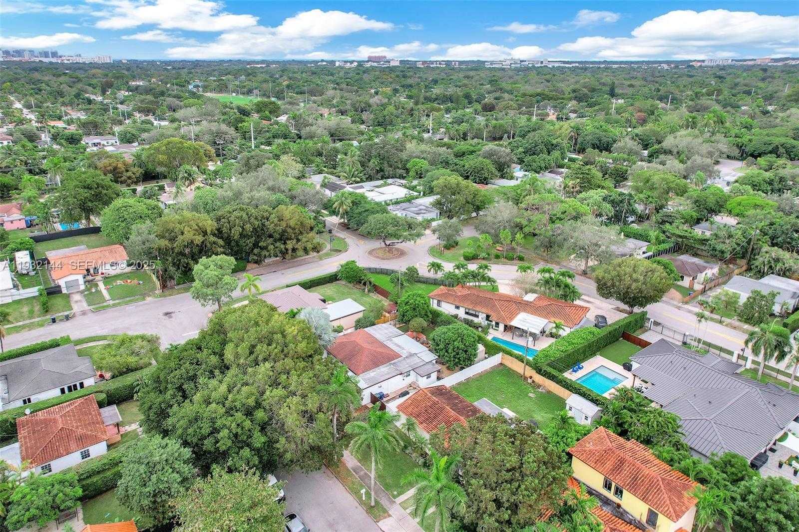 Small Image of 6266 SOUTH WEST 42ND ST, South Miami Number 61