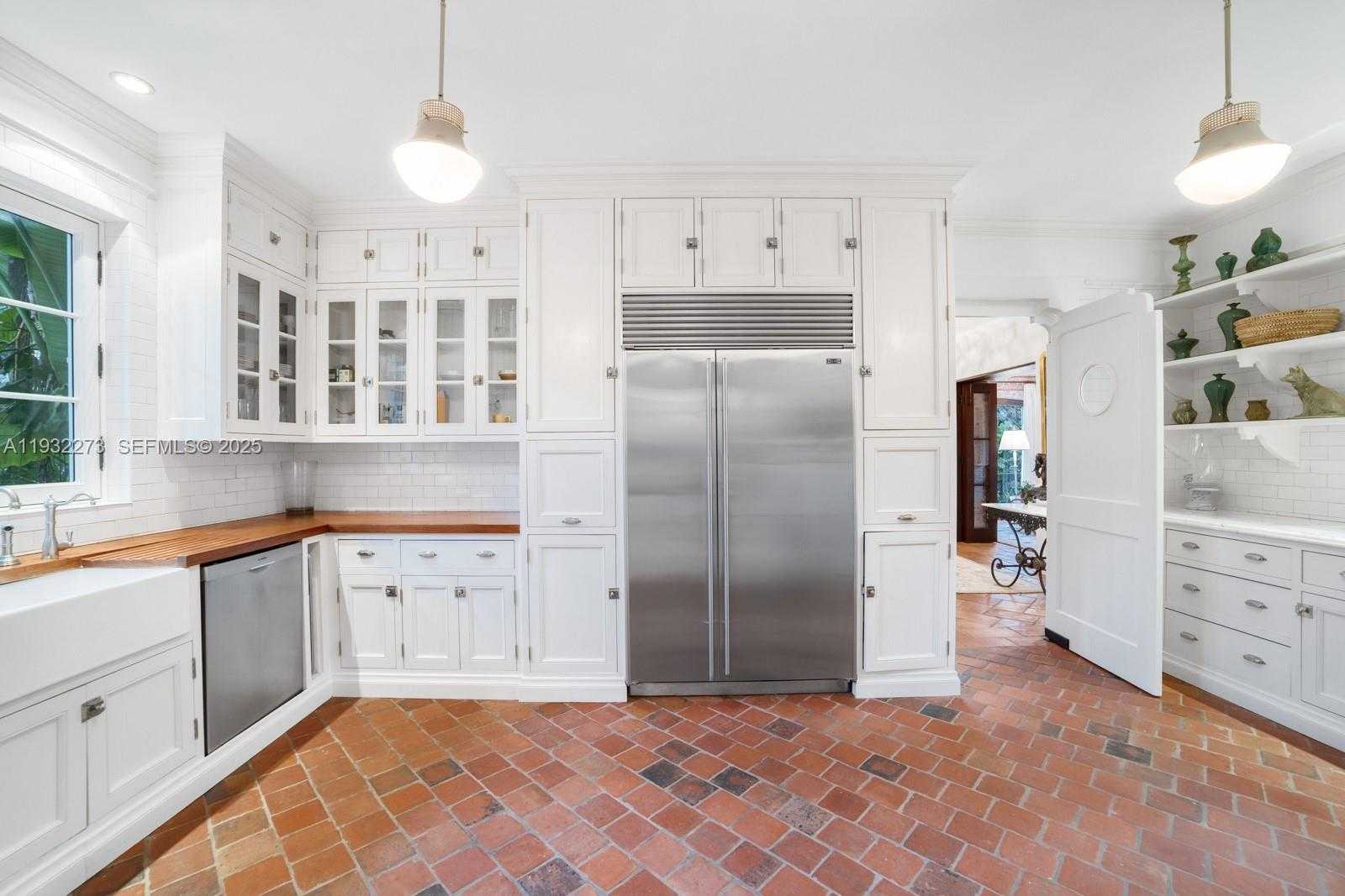 Small Image of 3467 NORTH MOORINGS WAY, Miami Number 19