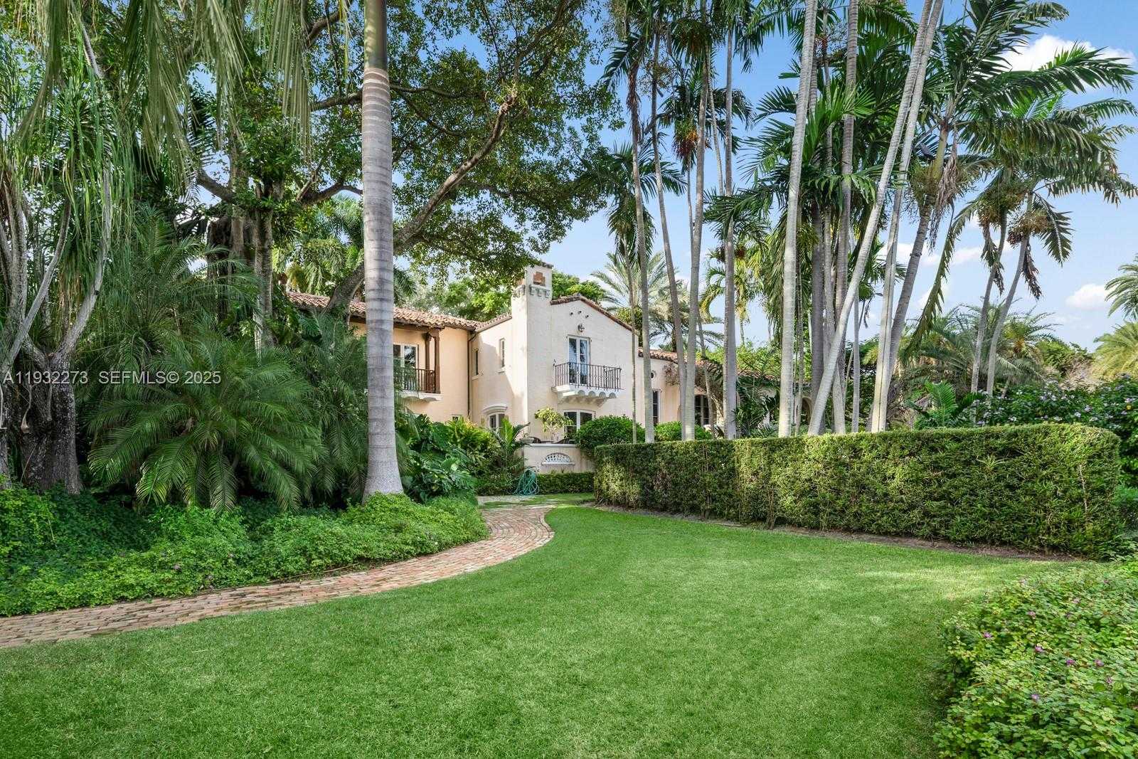 Small Image of 3467 NORTH MOORINGS WAY, Miami Number 22