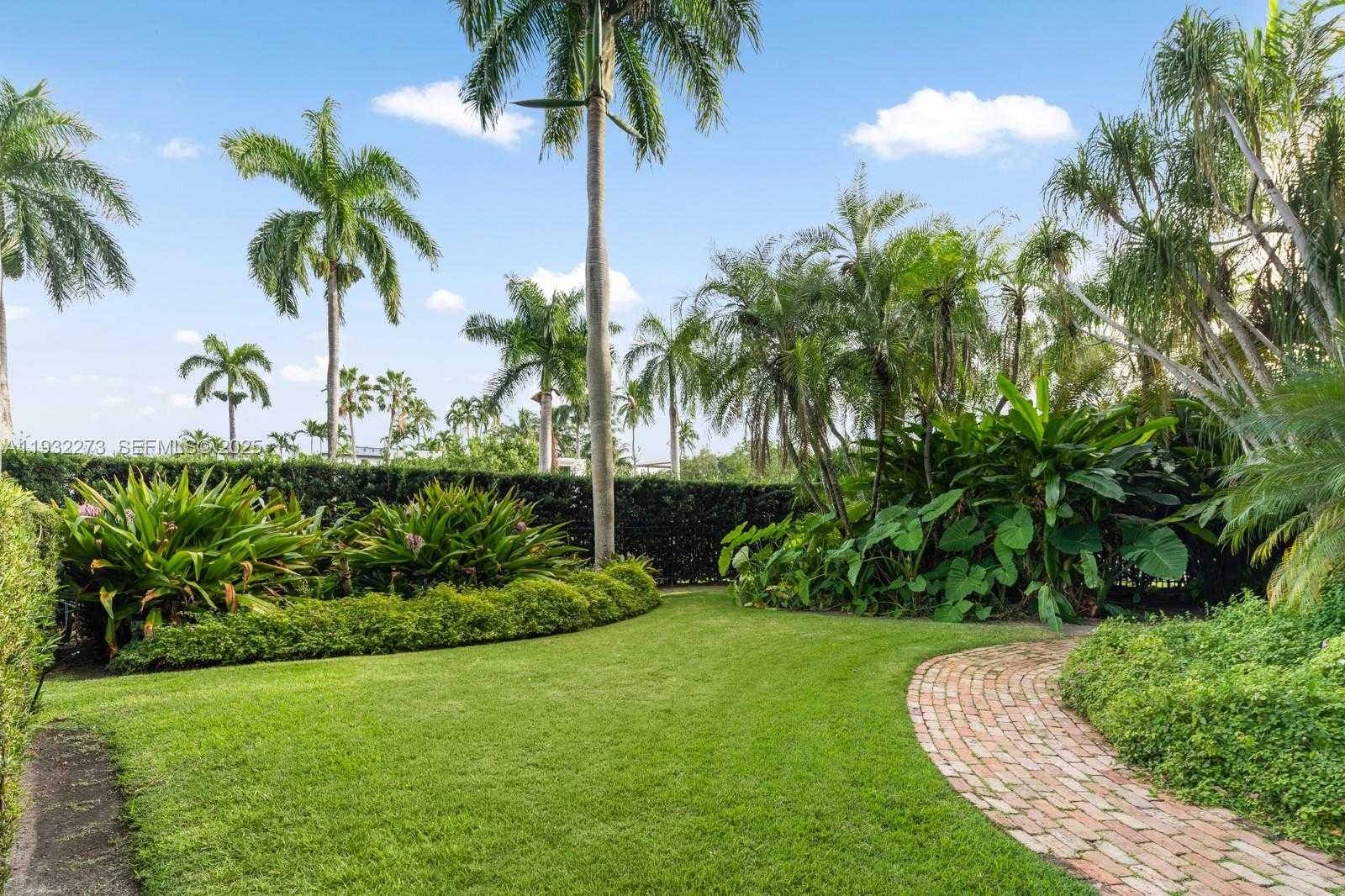 Small Image of 3467 NORTH MOORINGS WAY, Miami Number 23