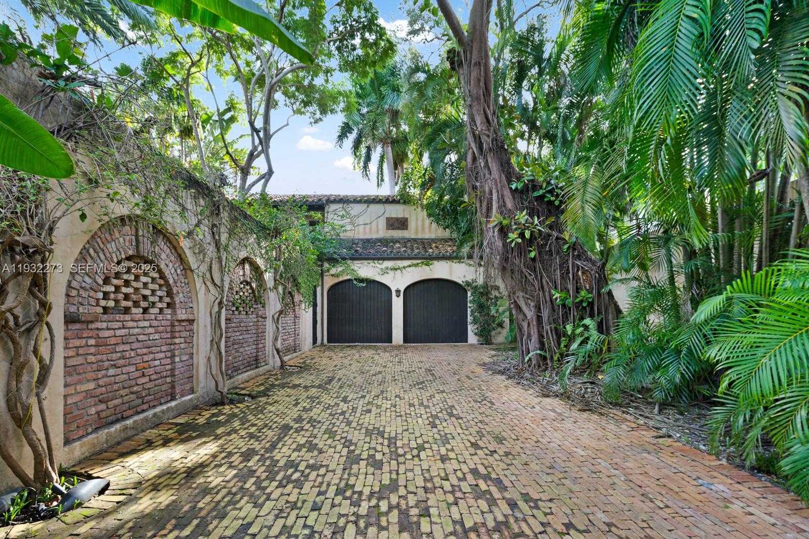 Small Image of 3467 NORTH MOORINGS WAY, Miami Number 25