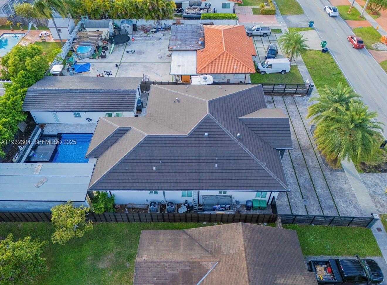 Small Image of 10850 SOUTH WEST 32ND ST, Miami Number 16