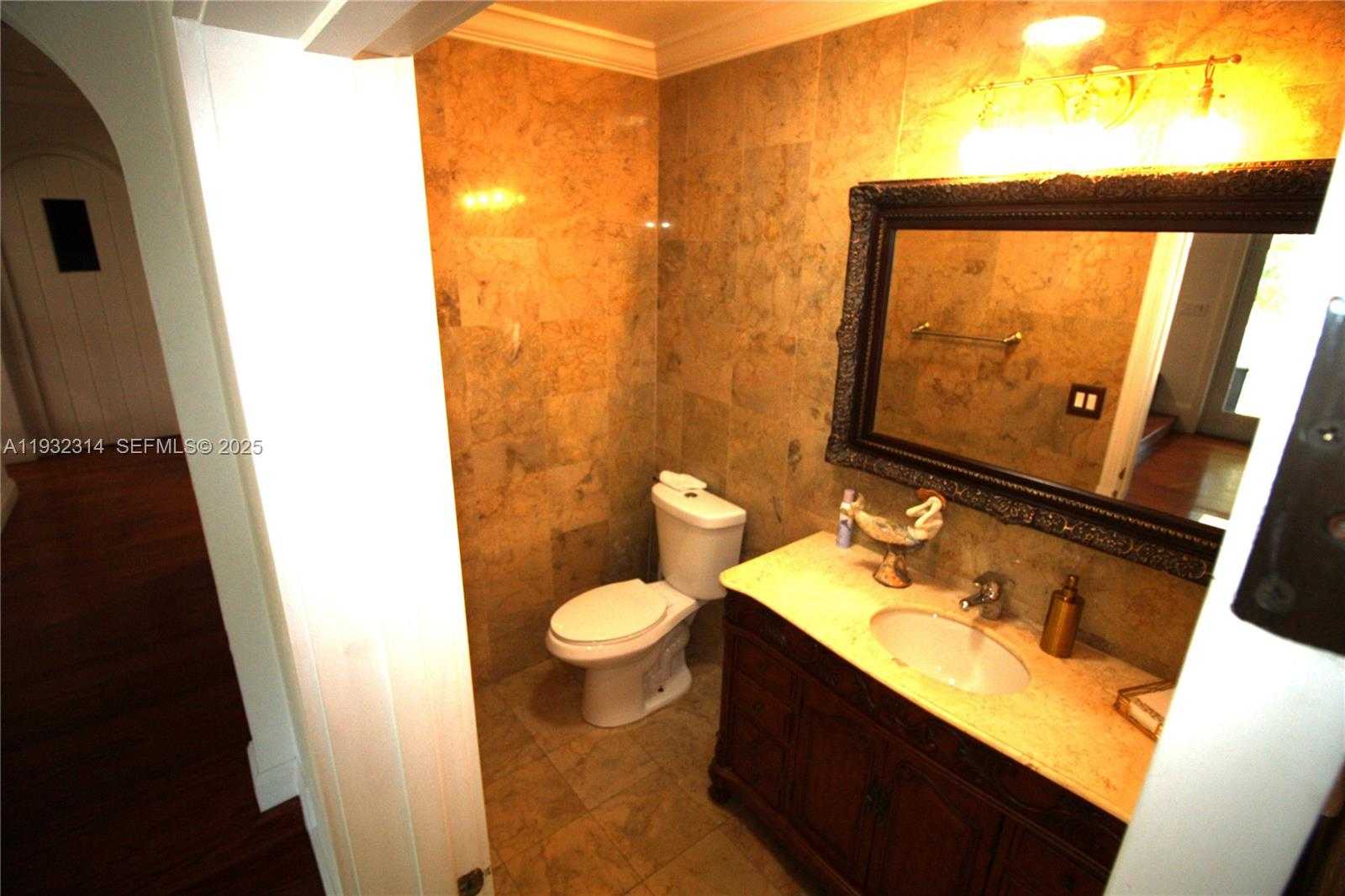 Small Image of 6750 GRANADA BLVD, Coral Gables Number 14