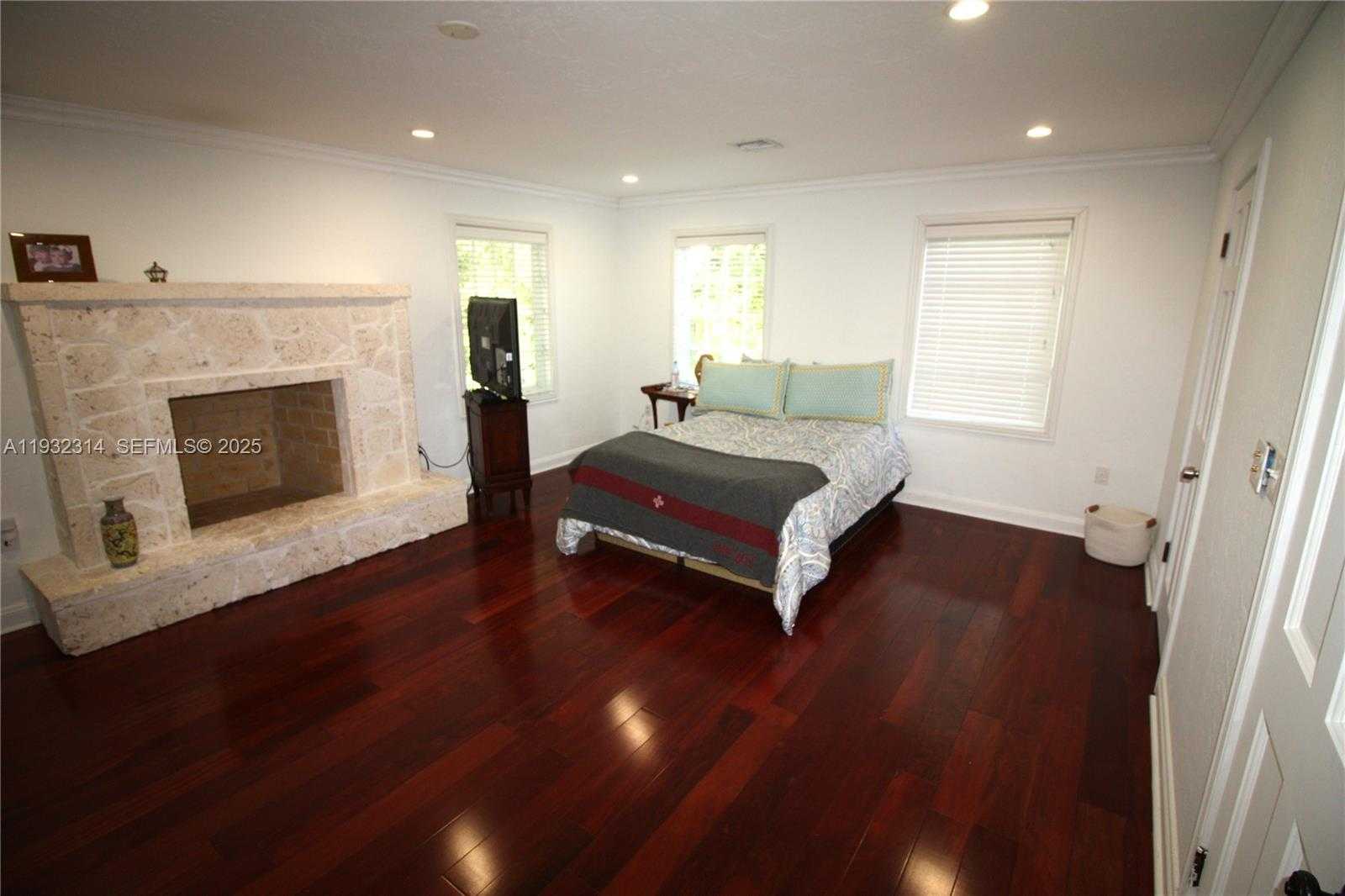 Small Image of 6750 GRANADA BLVD, Coral Gables Number 17