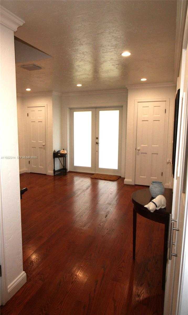 Small Image of 6750 GRANADA BLVD, Coral Gables Number 20