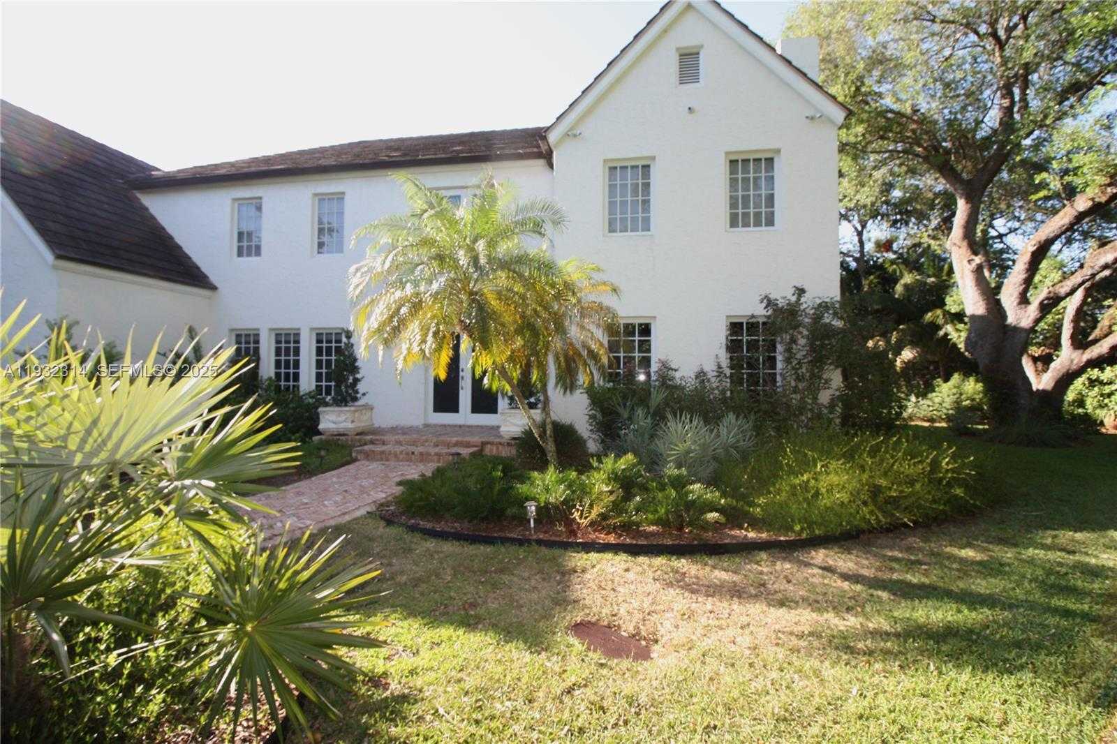 Small Image of 6750 GRANADA BLVD, Coral Gables Number 3