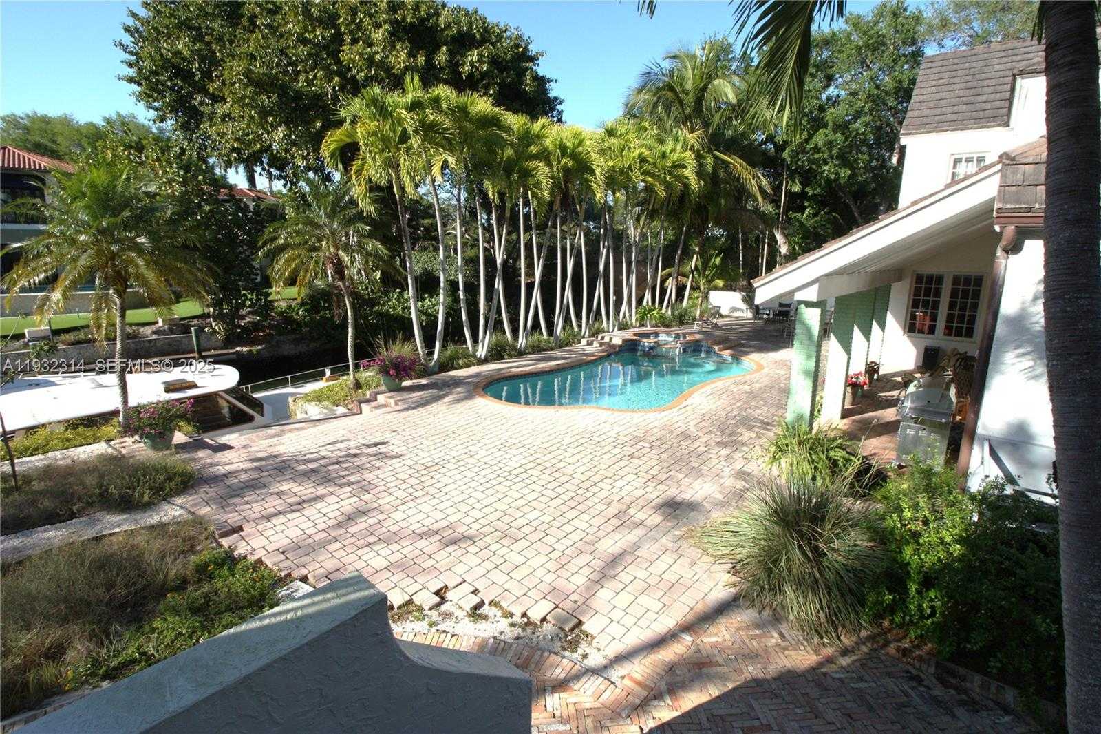 Small Image of 6750 GRANADA BLVD, Coral Gables Number 40