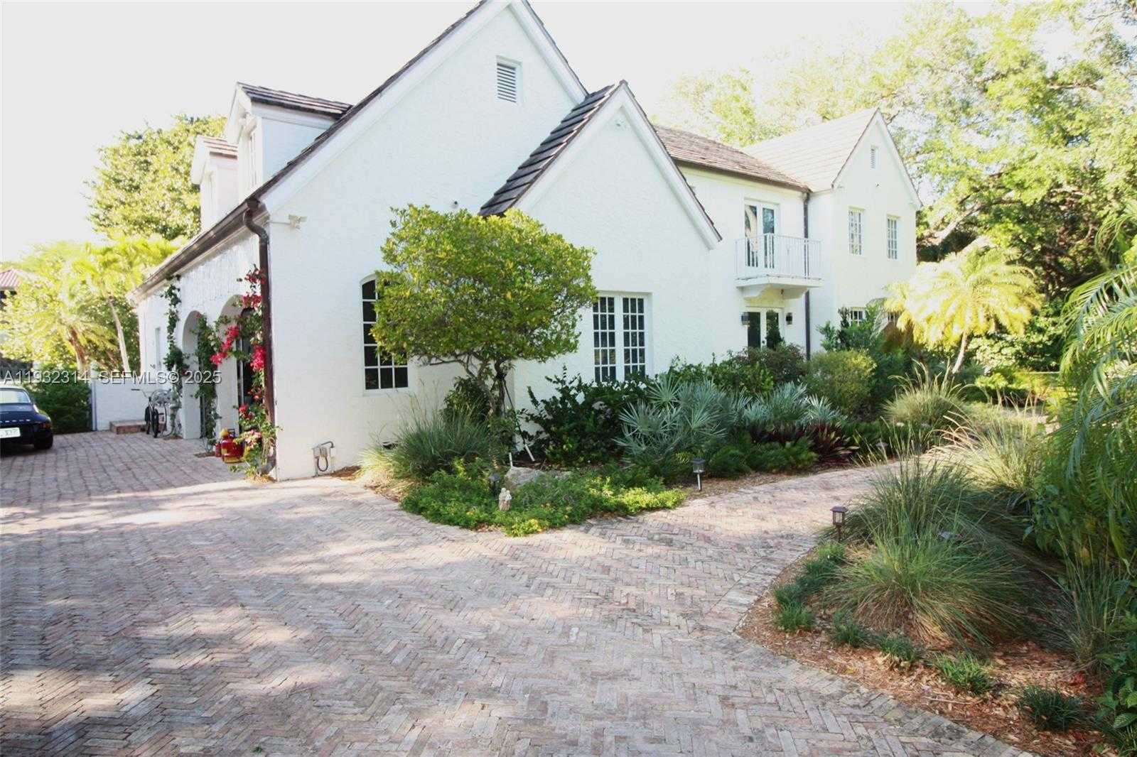 Small Image of 6750 GRANADA BLVD, Coral Gables Number 5