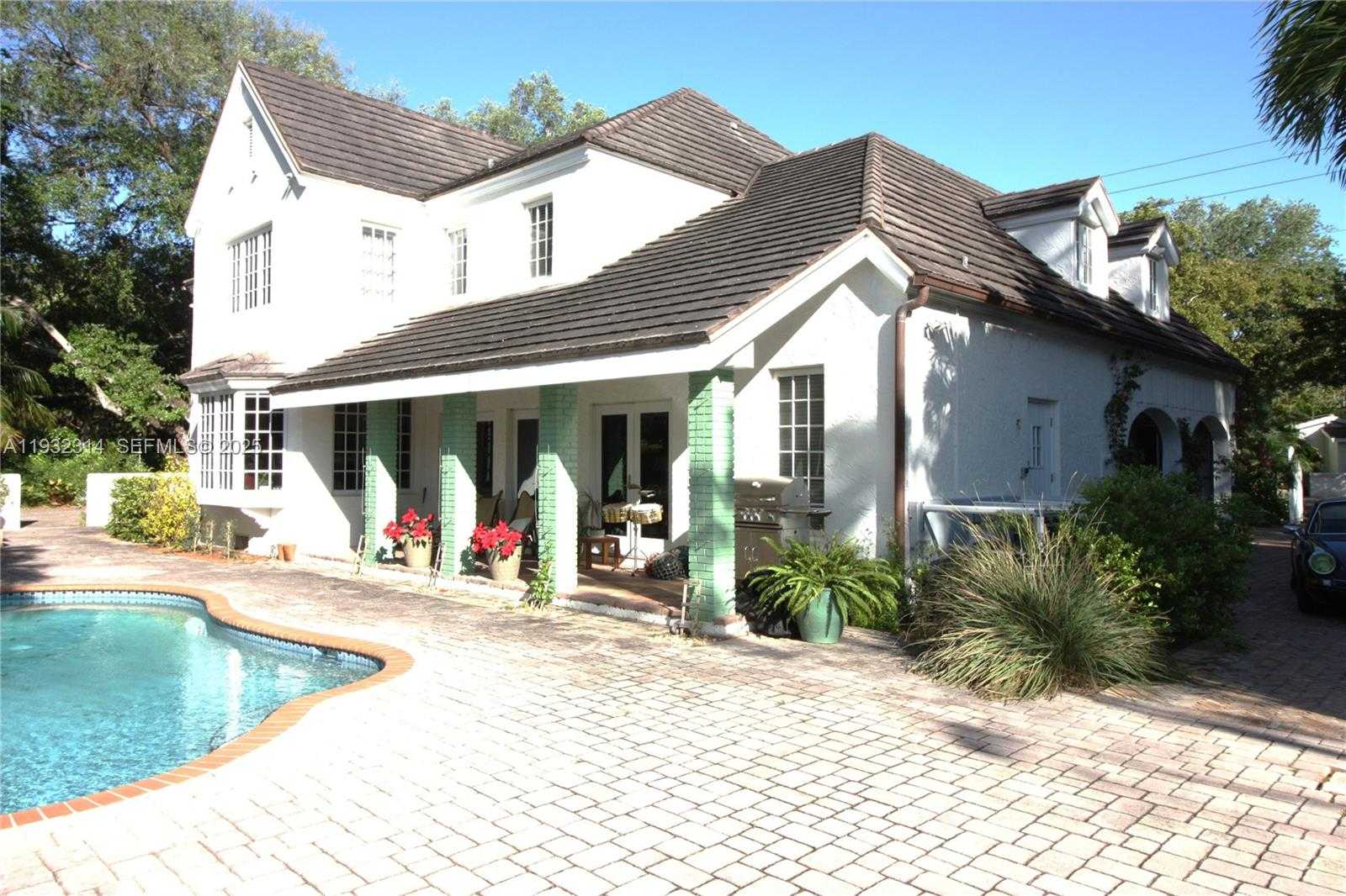 Small Image of 6750 GRANADA BLVD, Coral Gables Number 6