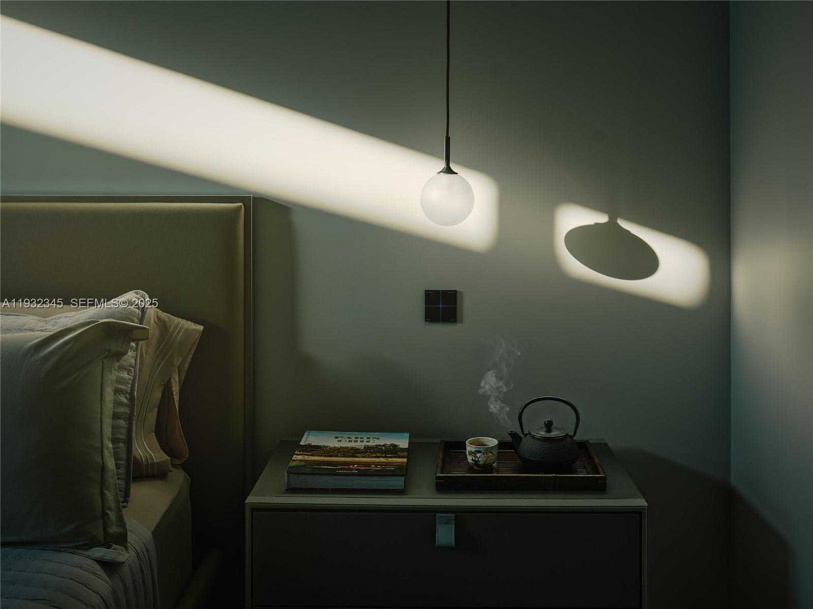 Small Image of 1413 NORTH VENETIAN WAY, Miami Number 25