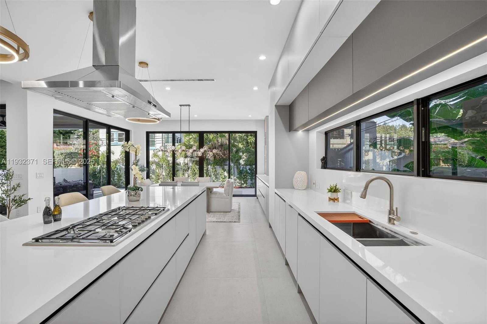 Small Image of 1013 SOUTH EAST 9TH ST, Fort Lauderdale Number 12