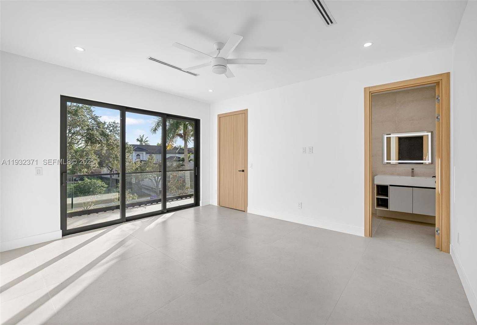 Small Image of 1013 SOUTH EAST 9TH ST, Fort Lauderdale Number 36