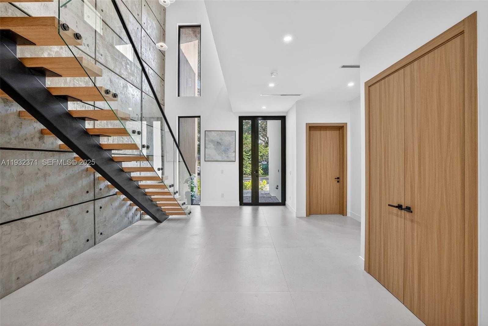 Small Image of 1013 SOUTH EAST 9TH ST, Fort Lauderdale Number 4