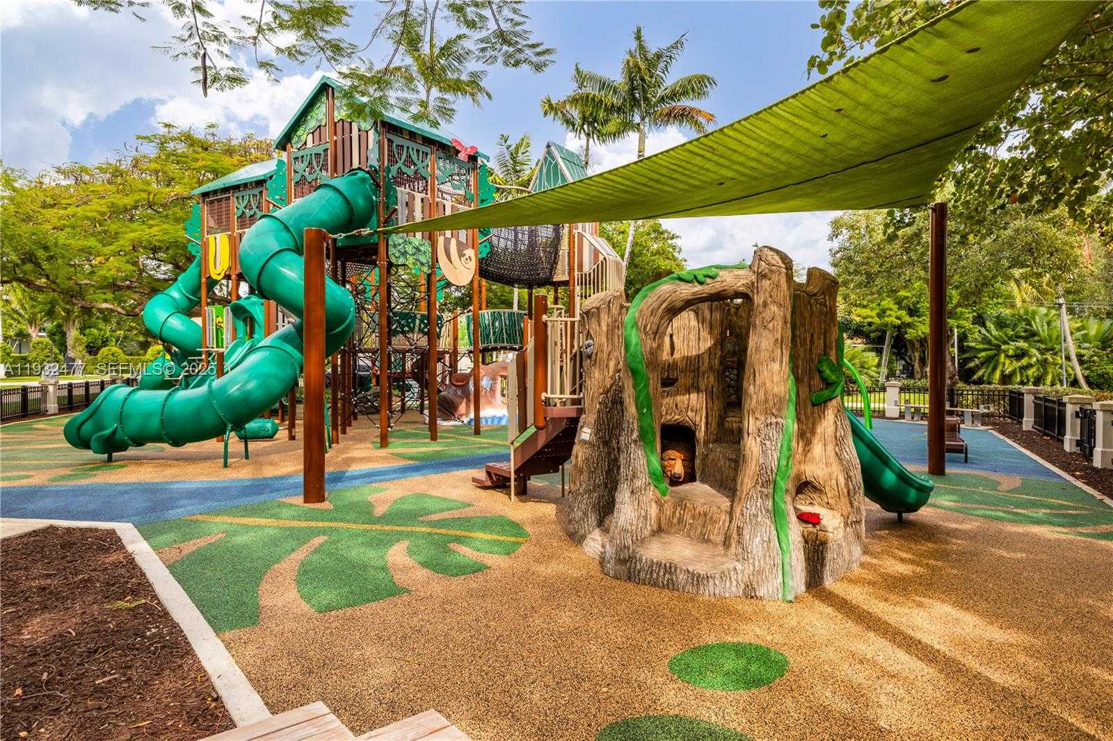 Small Image of 6420 PINETREE DRIVE CIR, Miami Beach Number 41