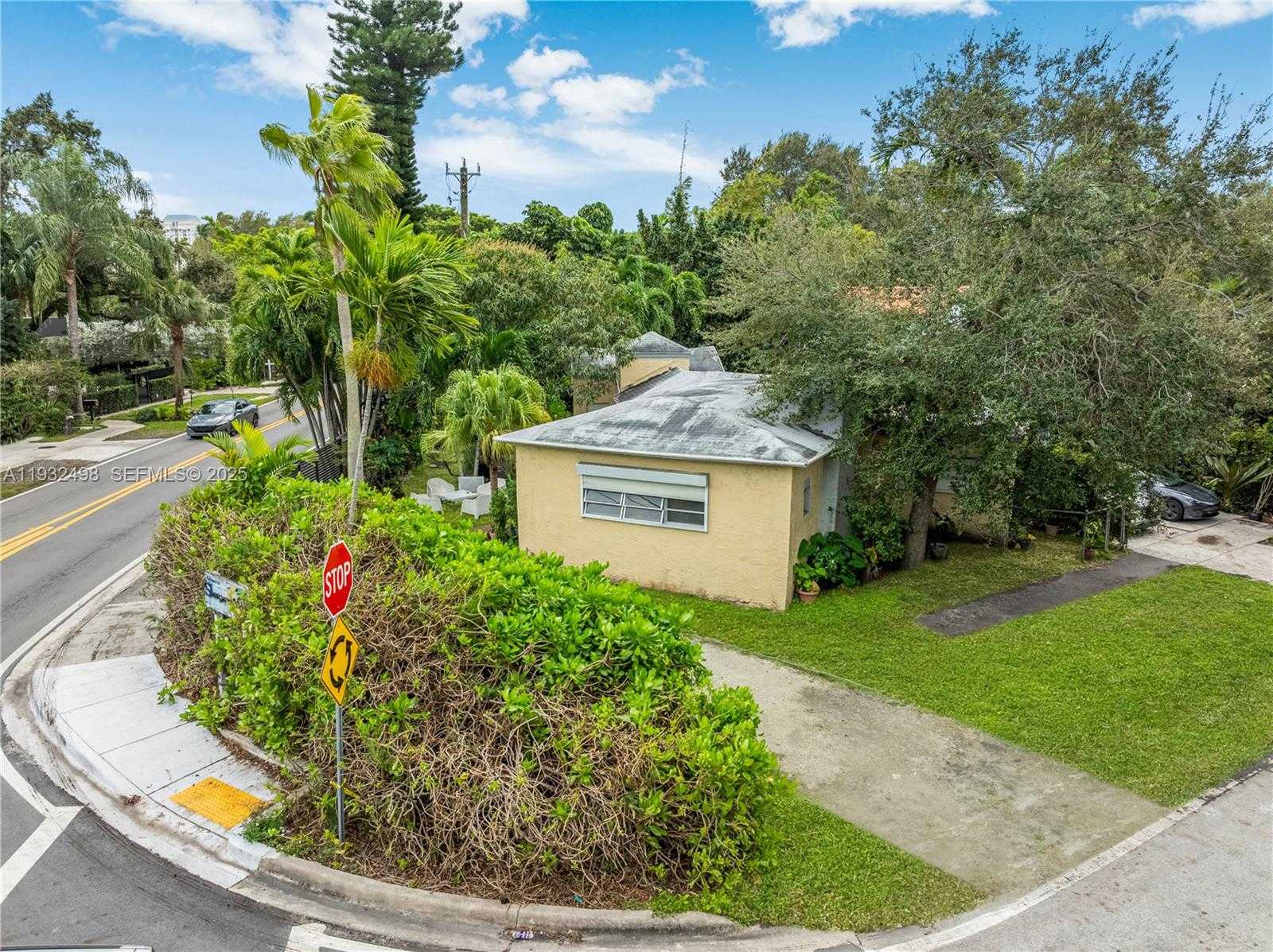 Small Image of 8634 NORTH EAST 10TH AVE, Miami Number 2