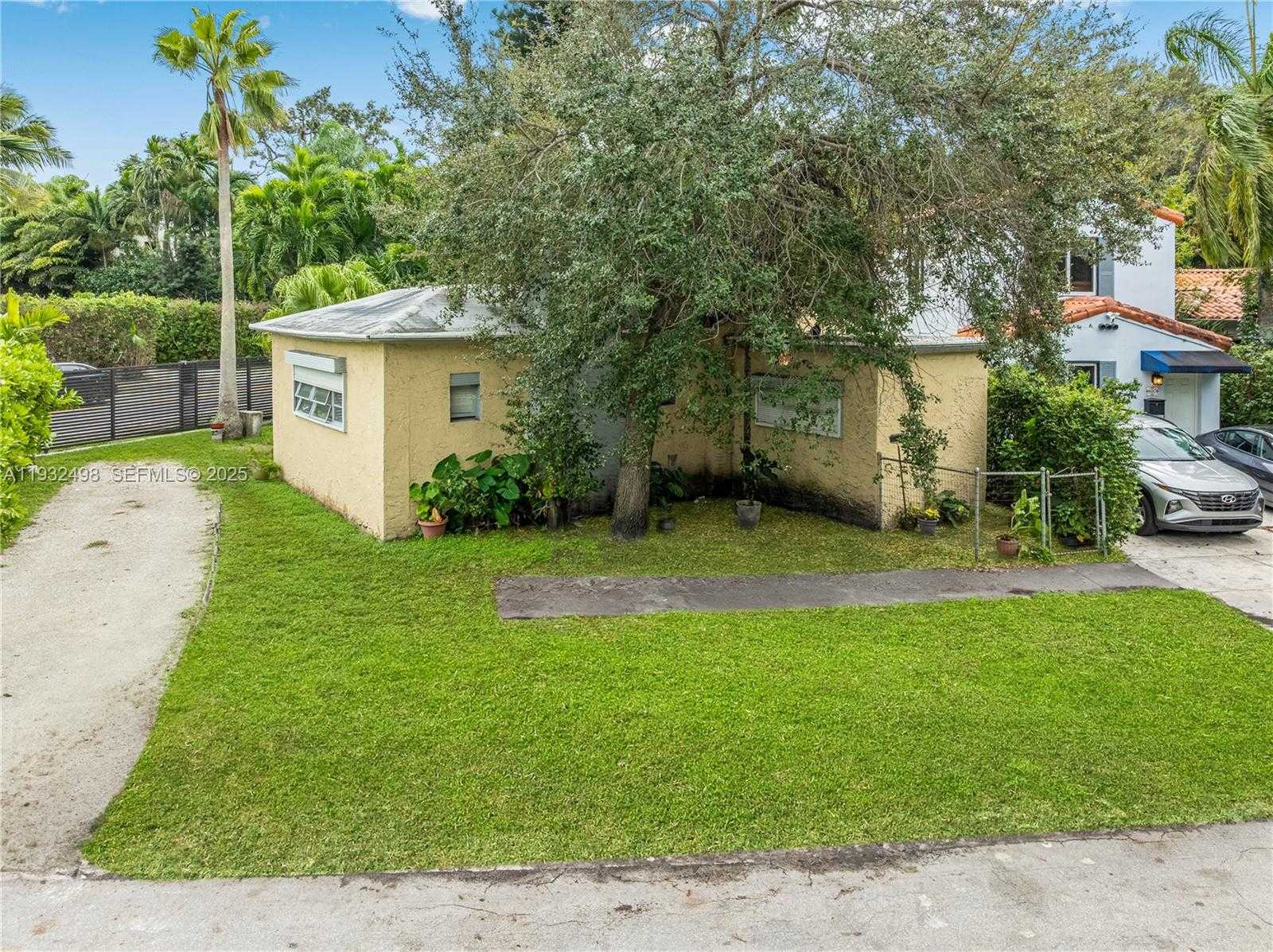 Small Image of 8634 NORTH EAST 10TH AVE, Miami Number 3