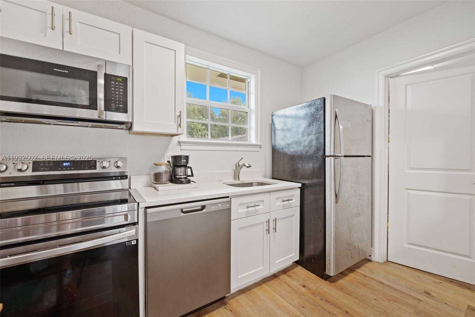 Small Image of 6894 3RD ST, Jupiter Number 14