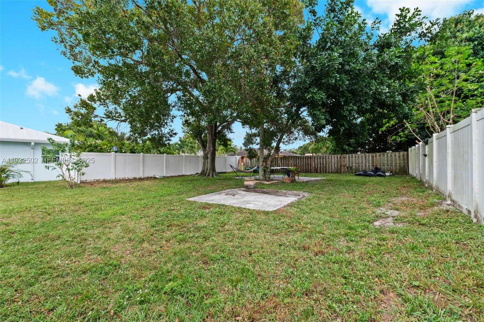 Small Image of 6894 3RD ST, Jupiter Number 25