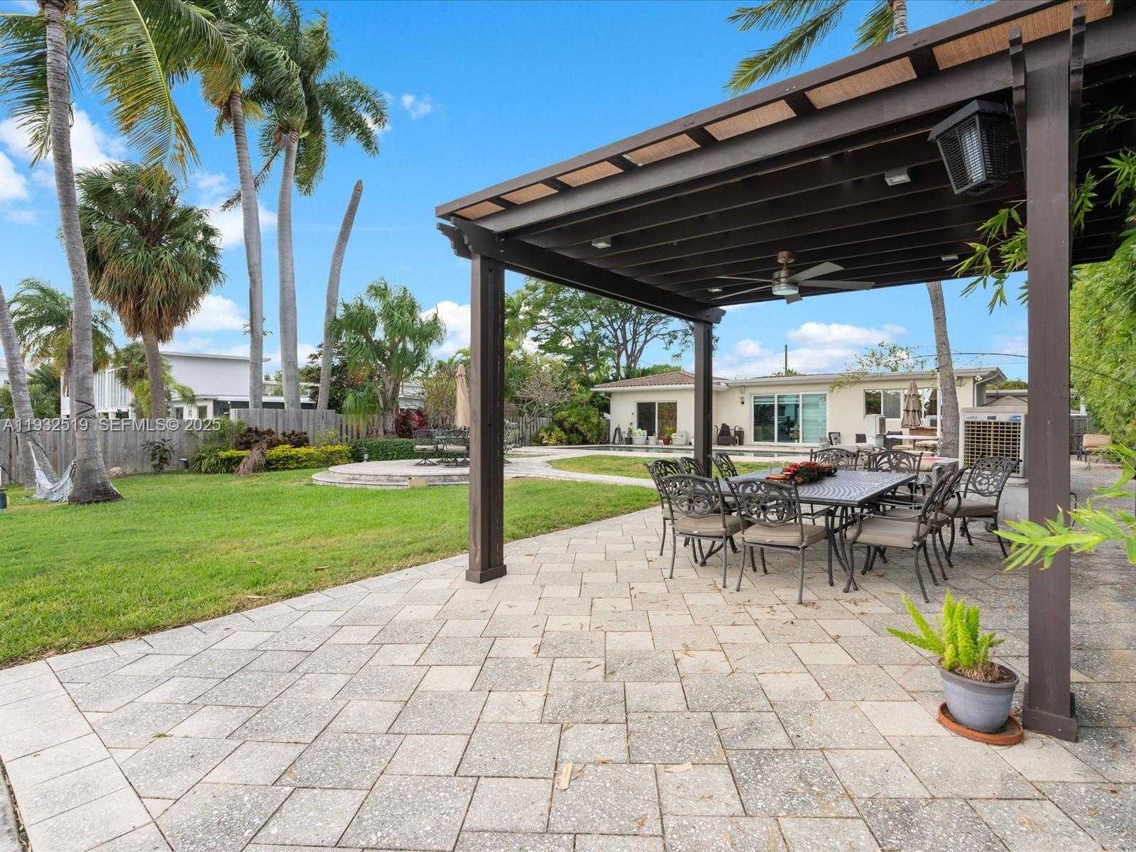 Small Image of 1000 SOUTH SHORE DR, Miami Beach Number 12